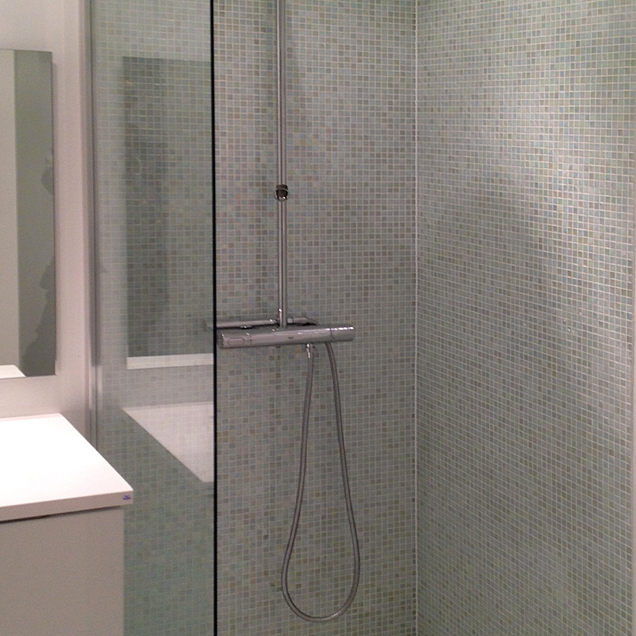 Tidligere opgave i  Total-renovering af bad i Jersie